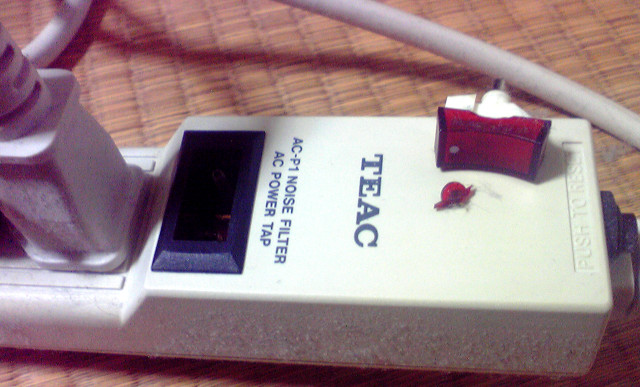 broken_ac.jpg broken_ac.jpg